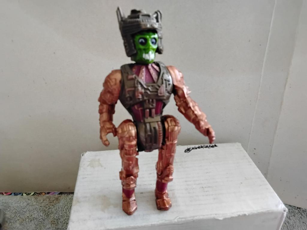 MAN HOOVE  THE  NEW  ADVENTURES  HE-MAN, Ophalen of Verzenden