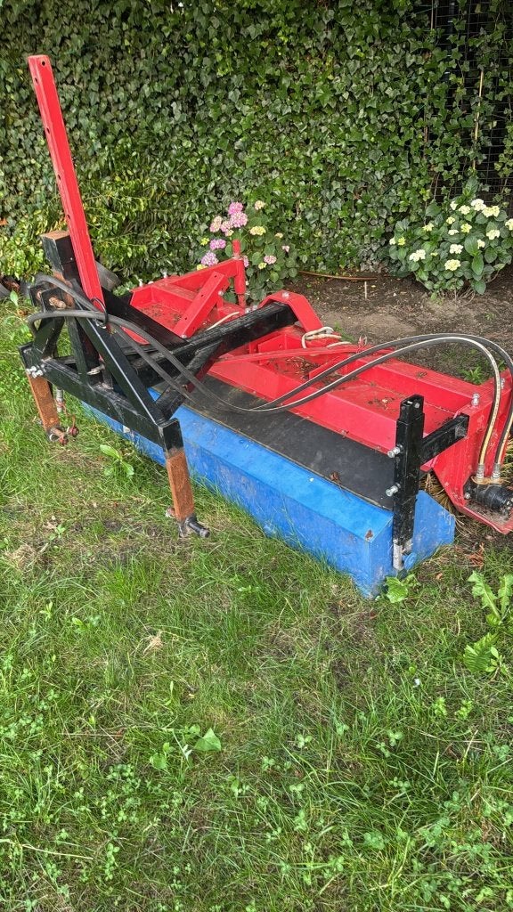 veegborstel voor aachter de tractor, Ophalen, Gebruikt