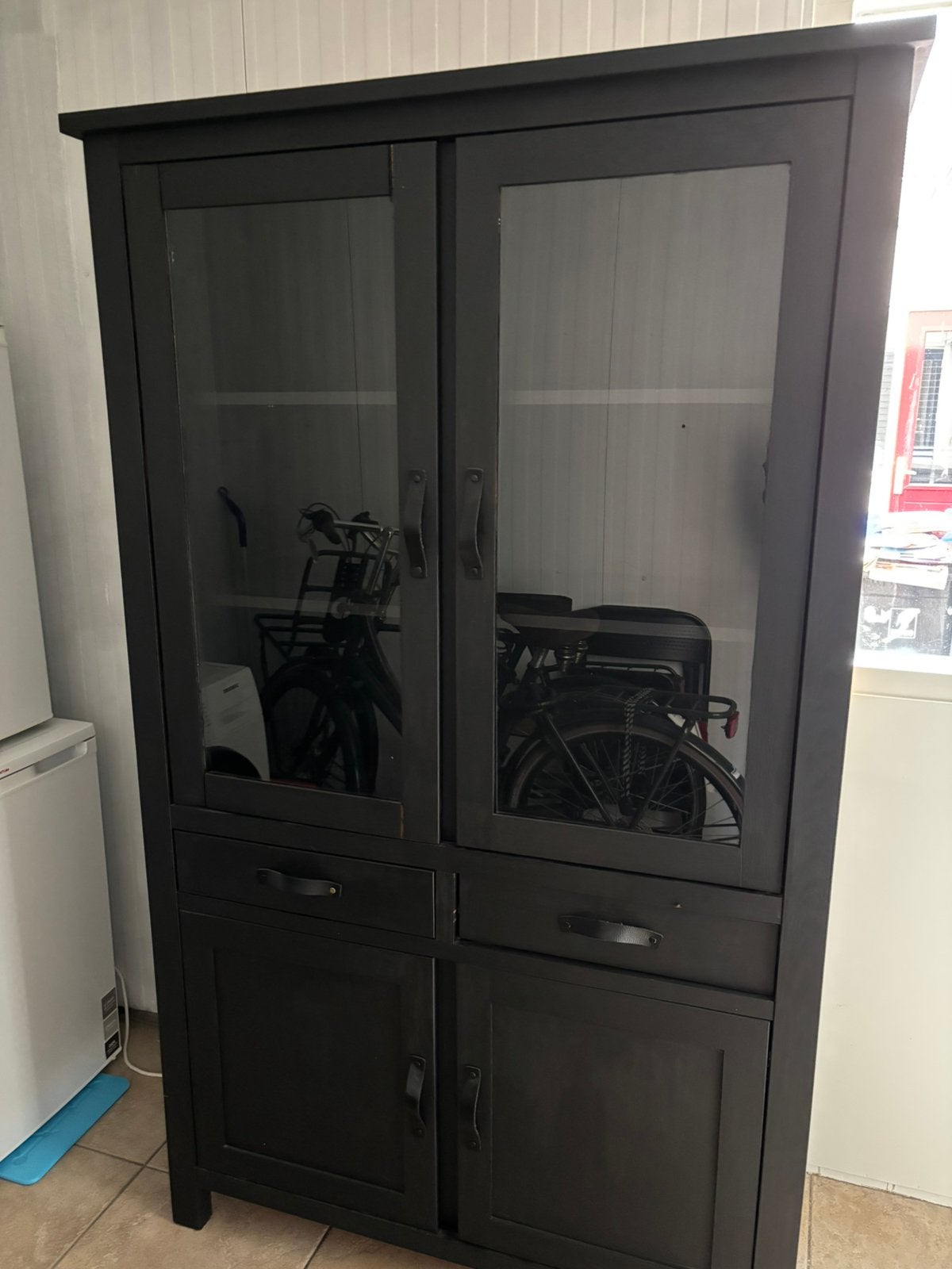 Vitrinekast gratis af te halen!, Ophalen, Gebruikt, 150 tot 200 cm, 25 tot 50 cm