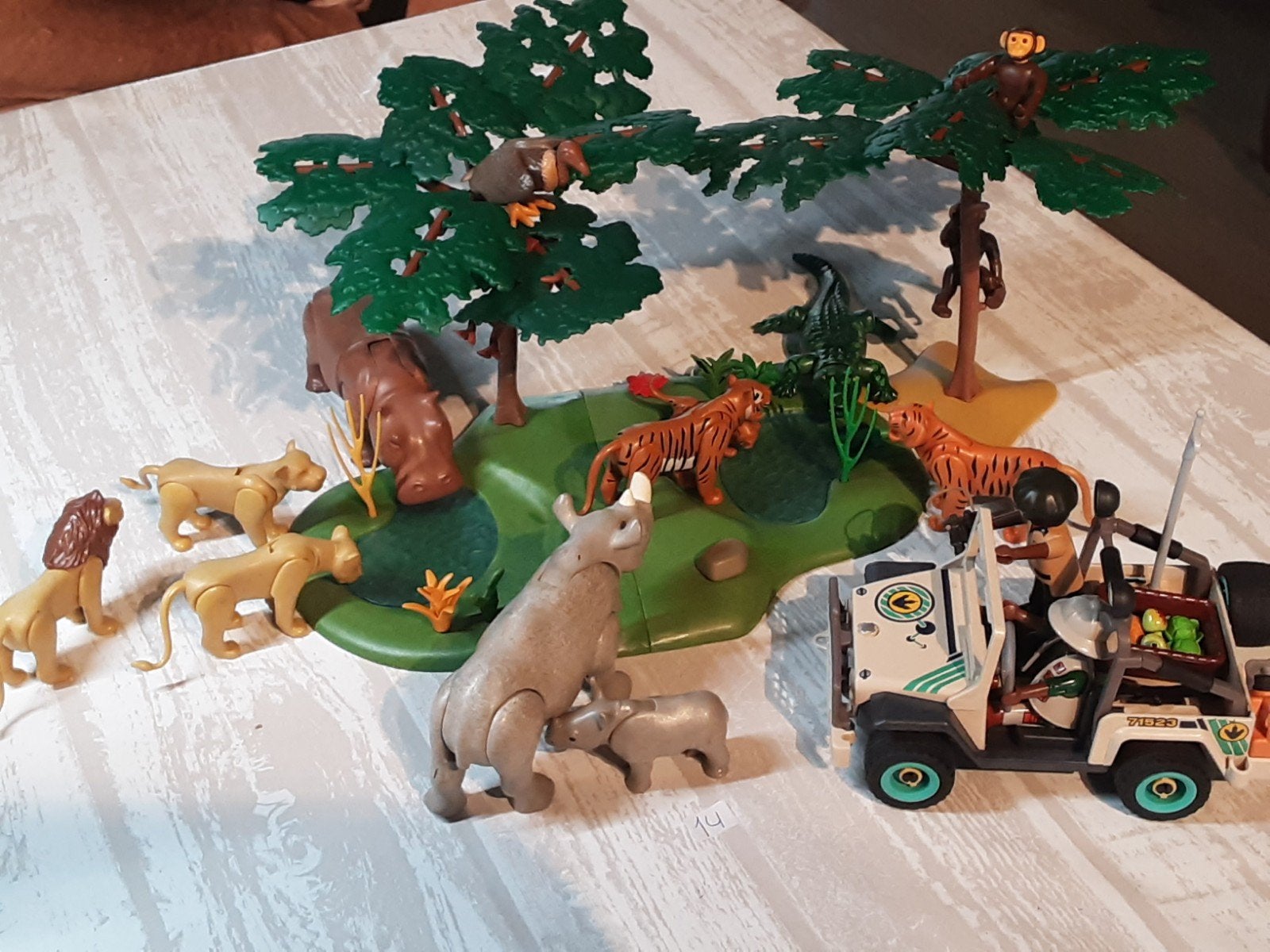 DIERENSETS nr 14 Water drinkplaats met safari dieren., Kinderen en Baby's, Speelgoed | Playmobil, Ophalen of Verzenden, Zo goed als nieuw