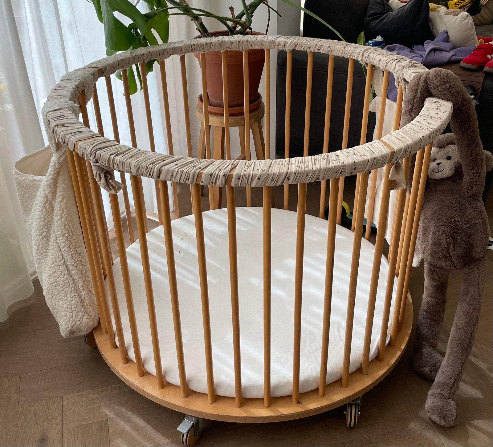 Ronde houten box, Kinderen en Baby's, Ophalen, Gebruikt, Rond, Wieltjes