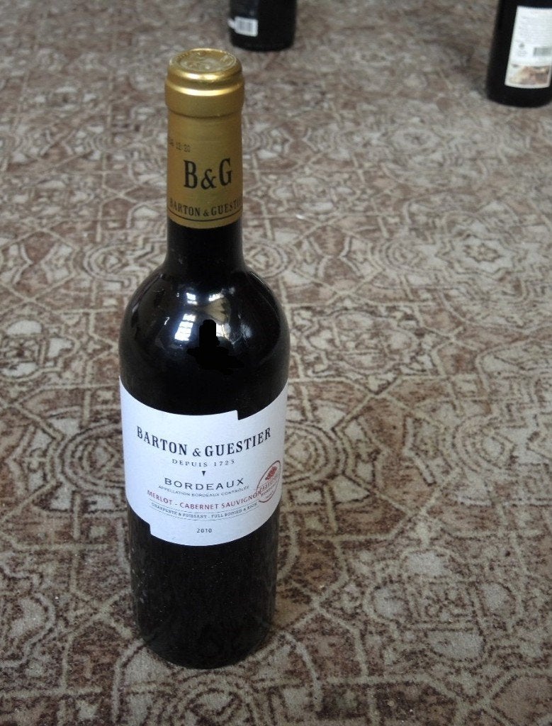fles Barton et Guestier 2010, Ophalen, Frankrijk, Zo goed als nieuw, Rode wijn