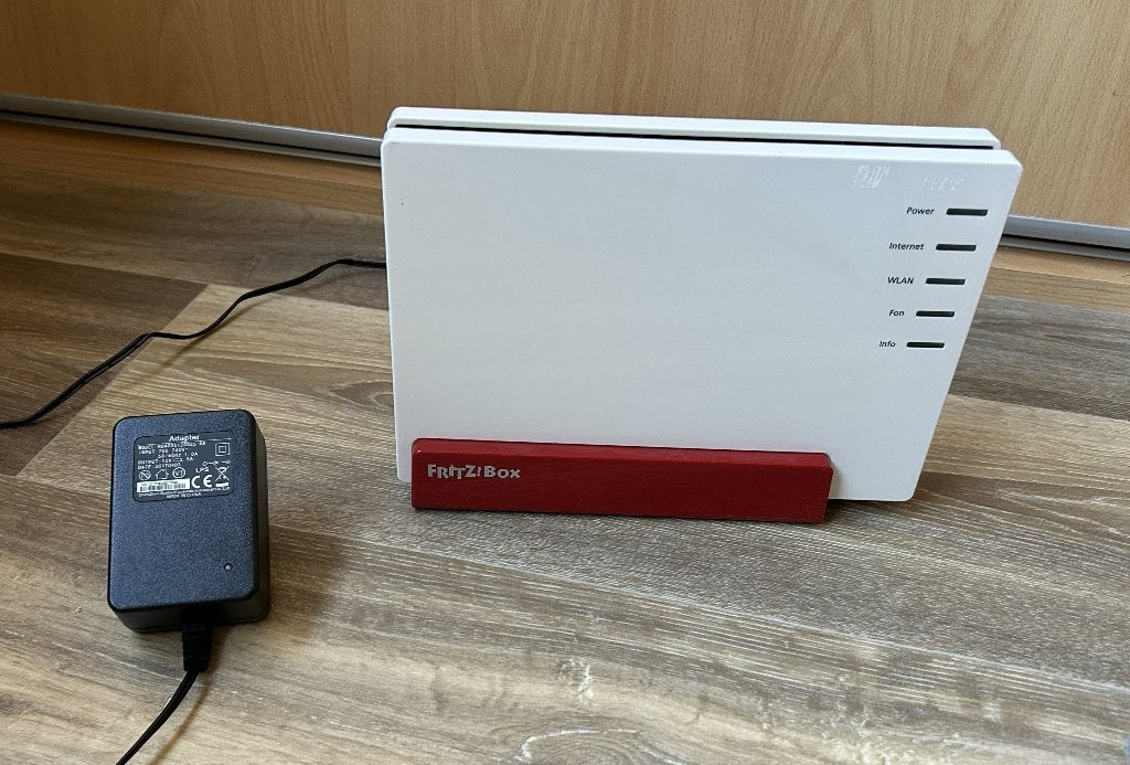 FRITZ!Box 7581 (bonding, Mesh Wi-Fi + KPN profielen), Computers en Software, Routers en Modems, Ophalen of Verzenden, Gebruikt