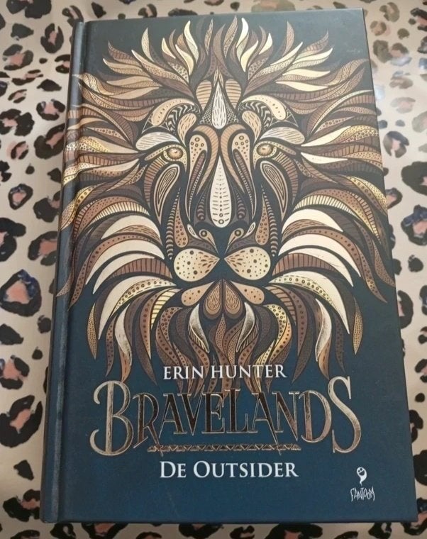 Bravelands De Outsider - deel 1 - Erin Hunter, Boeken, Ophalen of Verzenden, Zo goed als nieuw, Erin Hunter