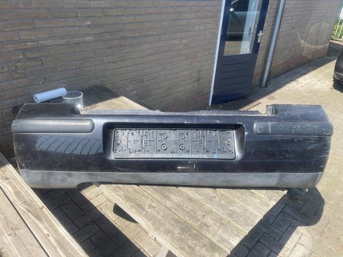 Achterbumper van een Volkswagen Golf, Gebruikt, -, -, Bumper