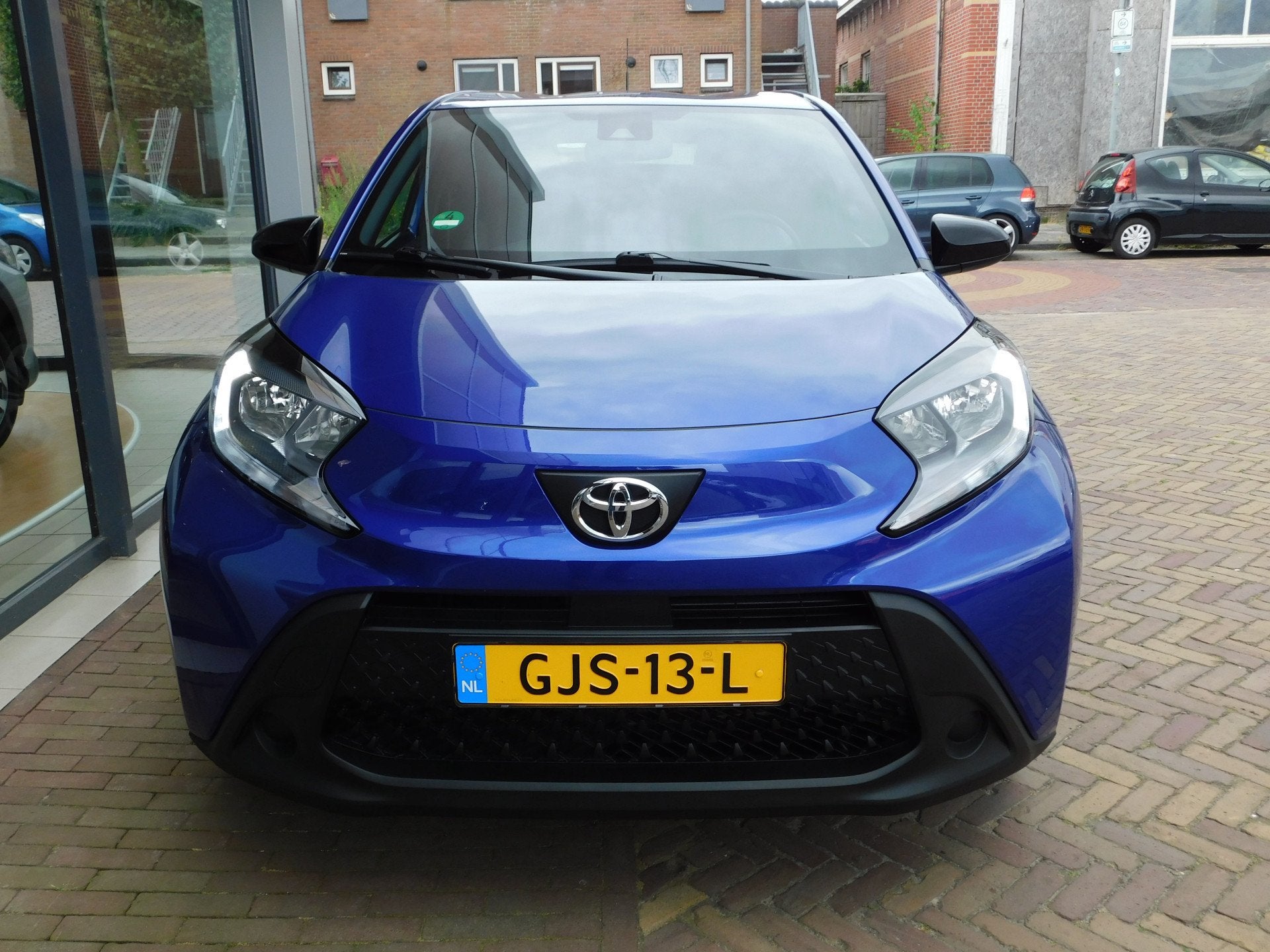 Toyota Aygo X 1.0 VVT-i MT Play (bj 2024), Auto's, Gebruikt, Euro 6, 920 kg, Origineel Nederlands