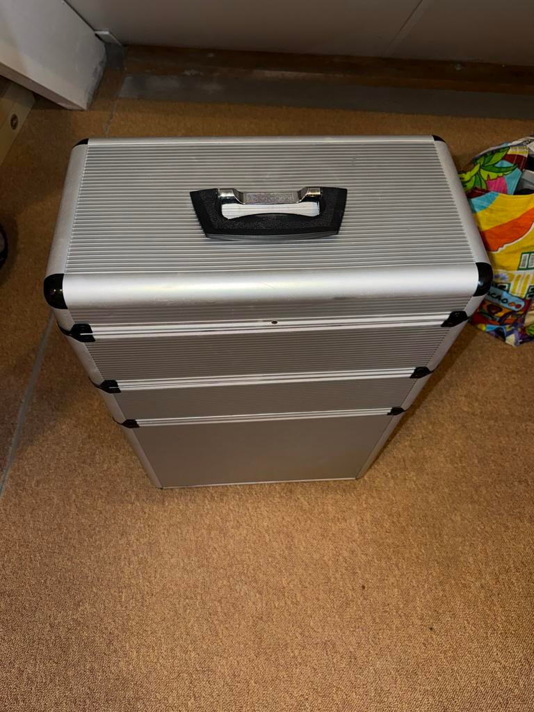 Grote aluminium Sibel cosmetica/kapperskoffer met wieltjes, Sieraden, Tassen en Uiterlijk, Koffers, Overige materialen, Wieltjes