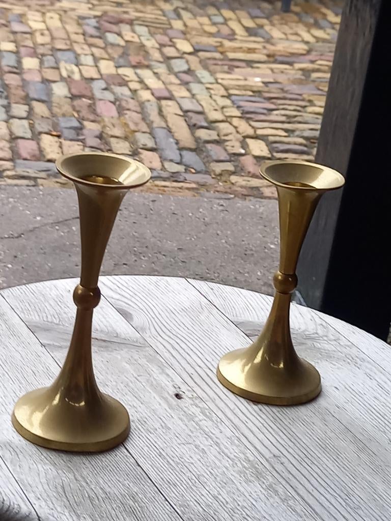 2 OUDE MESSING KANDELAARS ( JAREN 60 ) IN MOOIE KRAS VRIJE S, Ophalen of Verzenden, Koper of Brons