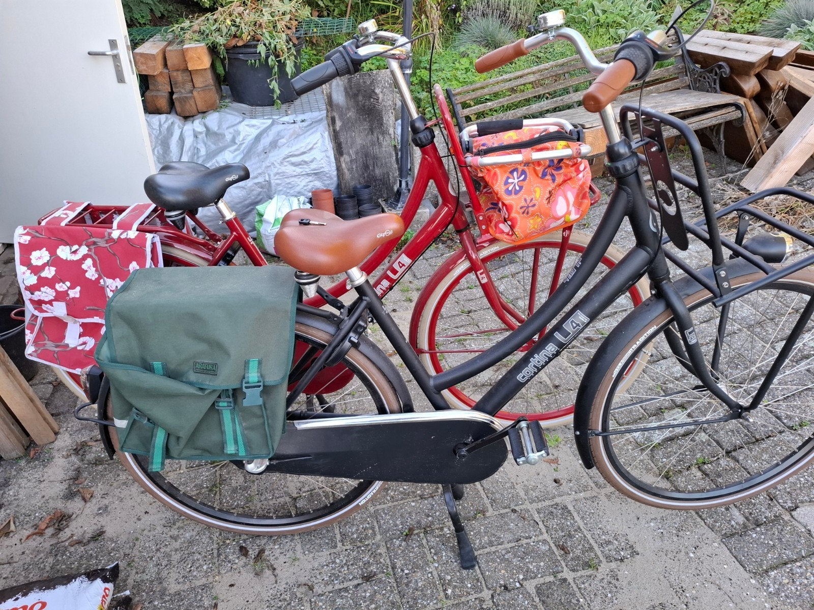 2 Cortina Transportfietsen, 3 versnellingen en Terugtrapre