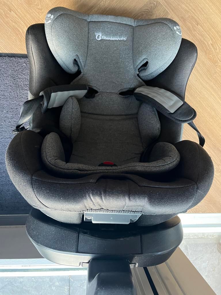 Titanium Baby. Draaibare autostoel met Isofix, Kinderen en Baby's, Autostoeltjes, Gebruikt, 0 t/m 18 kg, Slaapstand, Isofix