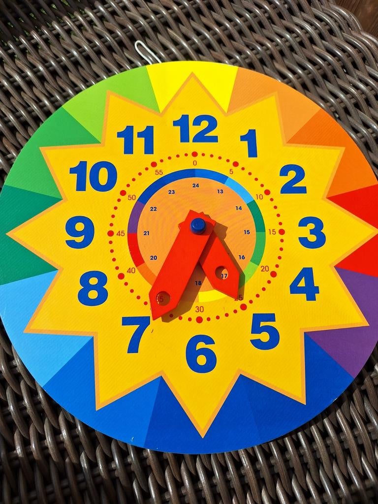 Kleurrijke kinderklok om klokkijken te leren, Ophalen of Verzenden, Zo goed als nieuw