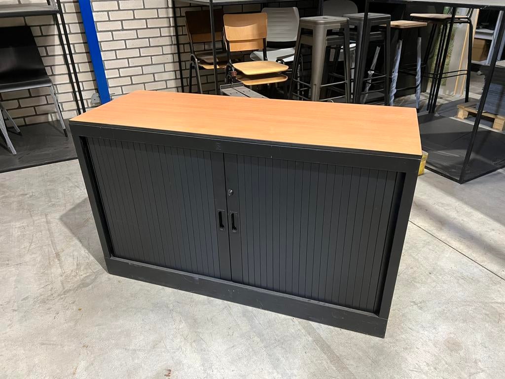 Lage roldeurkast zwart 73x120 kast roldeuren, 100 tot 150 cm, Ophalen of Verzenden, Zo goed als nieuw, Met slot