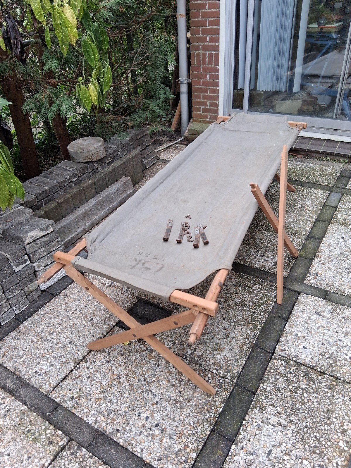 Vintage veldbed - Opvouwbaar houten bed met canvas, Ophalen, Gebruikt, Vintage, Militair, 190 cm of minder
