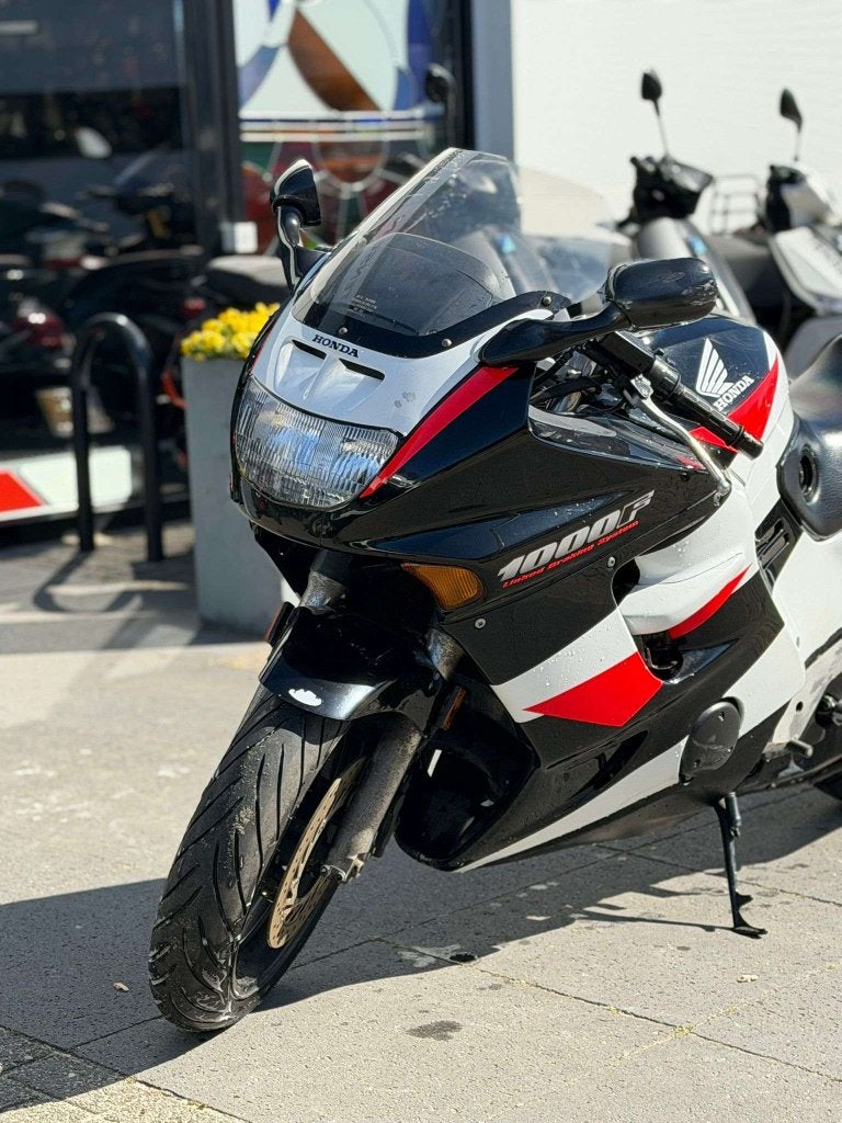 Honda CBR 1000 opknapper, Niet ingevuld, 4 cilinders, Niet ingevuld, Super Sport