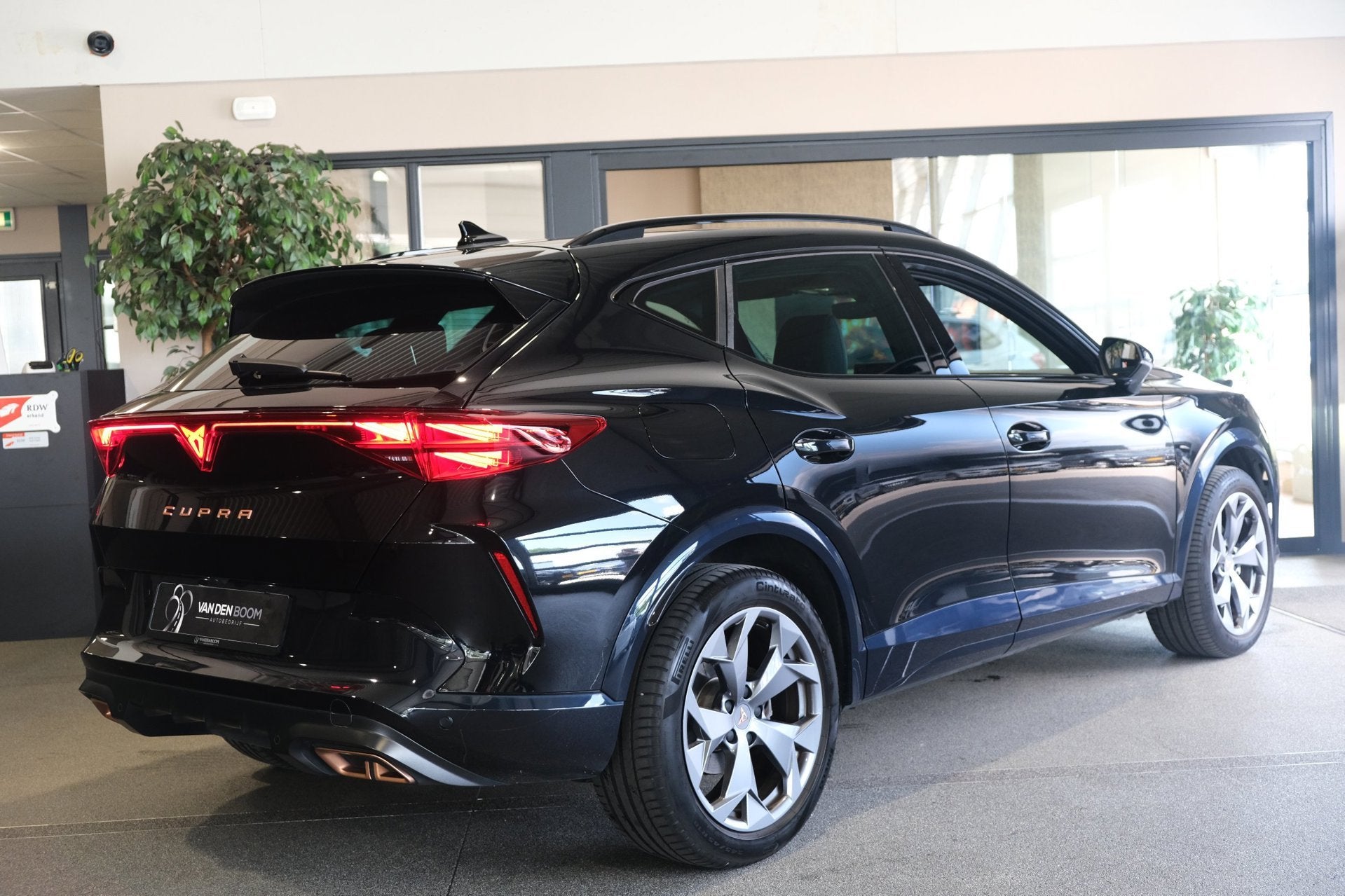 CUPRA Formentor 1.5 TSI e-Hybrid 204PK Facelift 360camera Na, Auto's, Dealer onderhouden, Zwart, 4 cilinders, Formentor