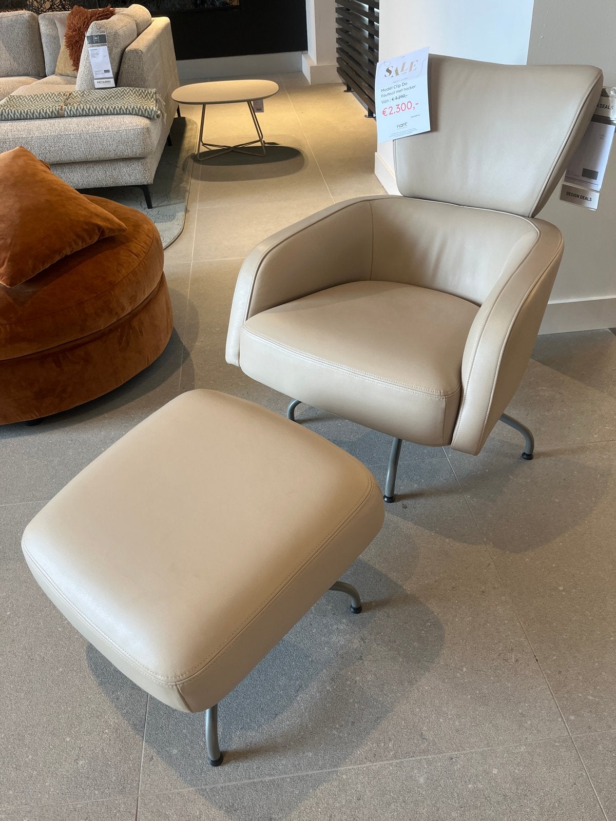 Harvink Clip Do fauteuil met hocker - showroommodel, Ophalen, Zo goed als nieuw, Leer, 75 tot 100 cm