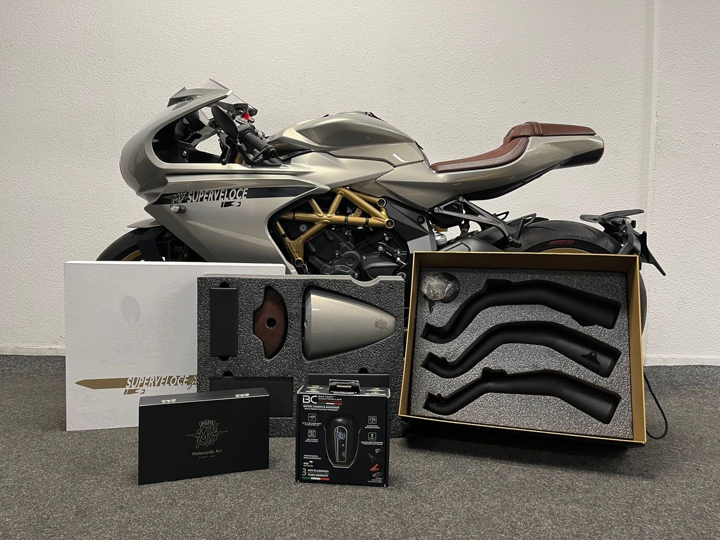 ️️ MV AGUSTA SUPERVELOCE 800 S MV DEALER️, Motoren, Motoren | MV Agusta, Motorrijbewijs A, Bedrijf, Onbekend, Super Sport
