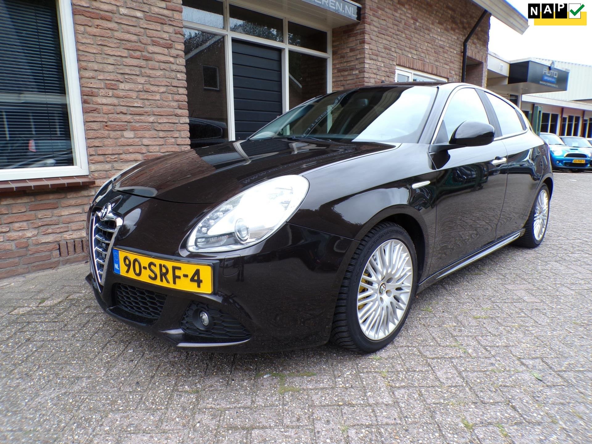 Alfa Romeo Giulietta 1.4 T Distinctive Automaat, Euro 5, Stof, Zwart, 4 cilinders