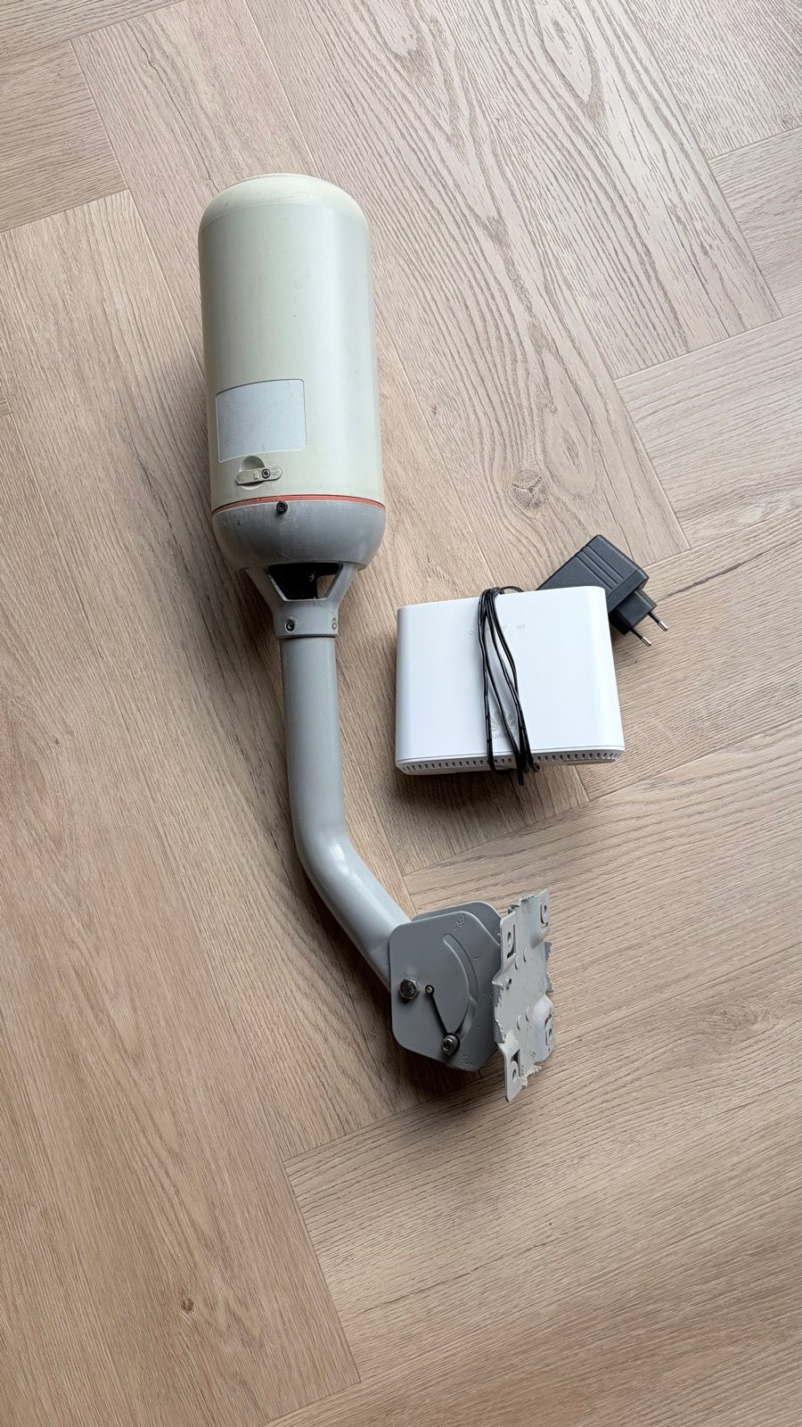 Huawei B2368-66 4G LTE Router met buitenantenne, Ophalen of Verzenden, Gebruikt, Router met modem