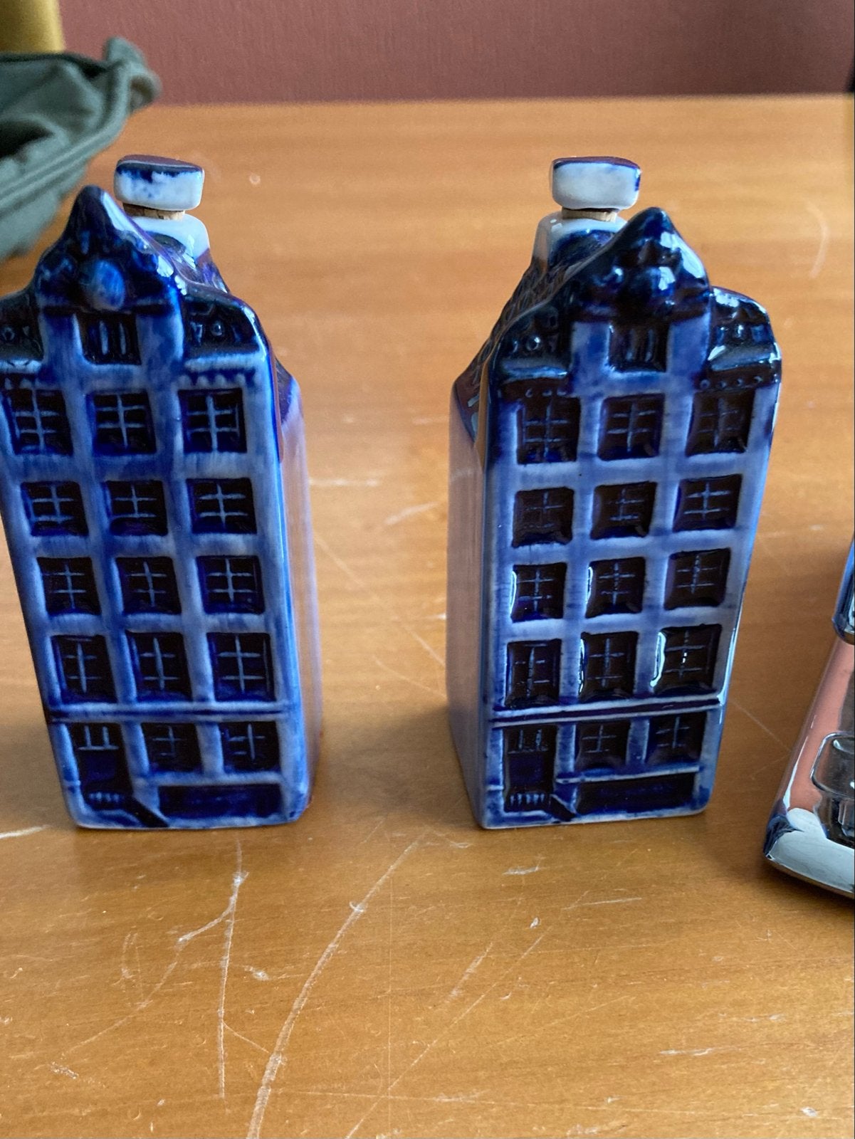 Delft Blauwe Miniatuur Grachtenpand KLM Huisjes 693 & 699, Gebruikt, W, Ophalen of Verzenden, Bols