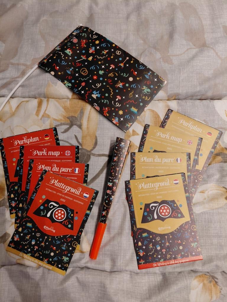 Jubileum set Efteling 70 jaar, Verzamelen, Efteling, Ophalen of Verzenden, Nieuw, Button of Speldje