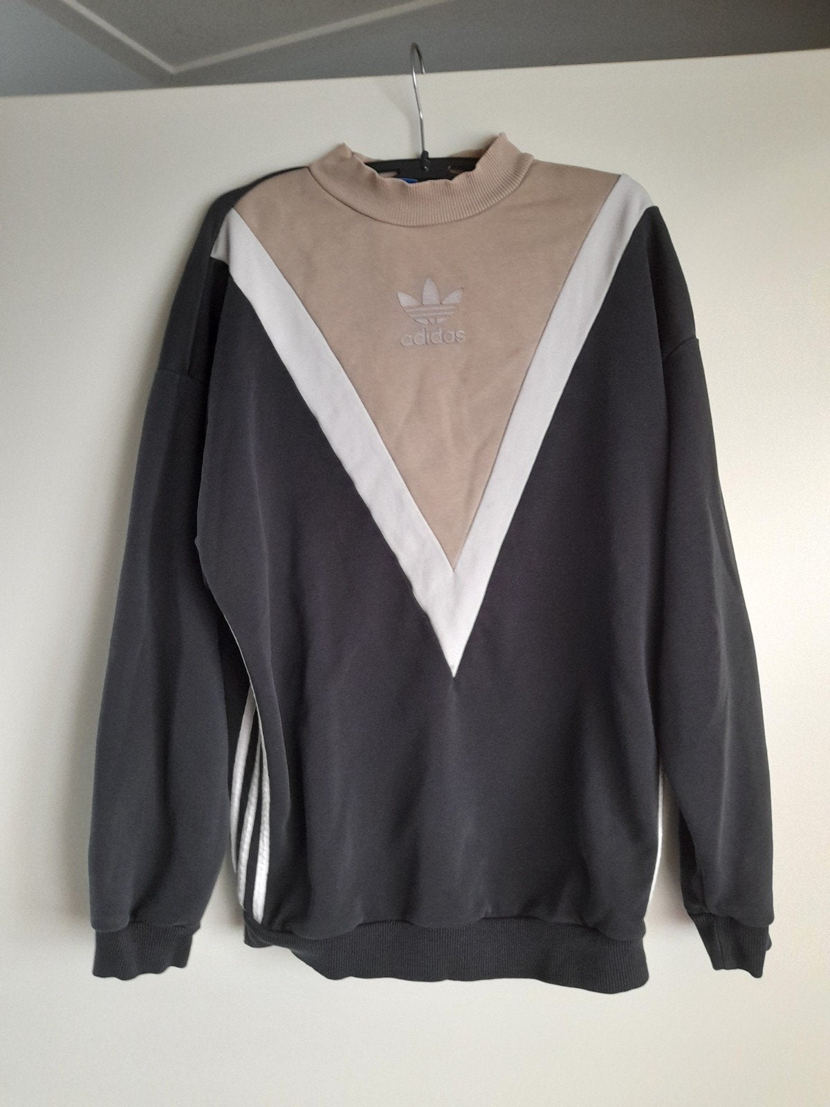 dames sweater adidas mt L, Maat 38/40 (M), Ophalen of Verzenden, Zo goed als nieuw, Blauw