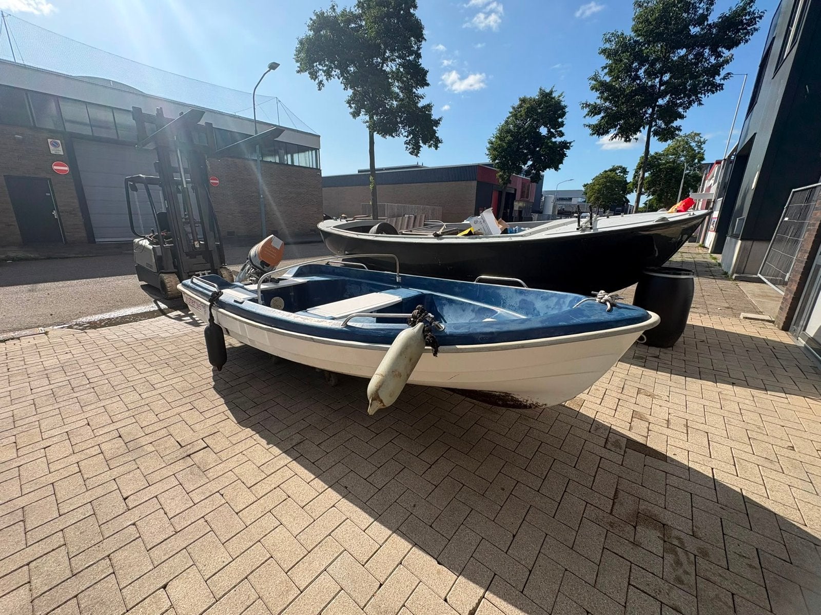 Polyester bootje met Goede Honda buitenboordmotor MOET WEG, Watersport en Boten, Benzine, Overige merken, Gebruikt, 4 m