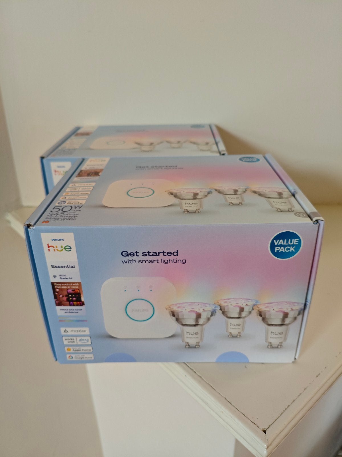 Philips Hue Essential Starter Kit - GU10 + bridge | nieuw, Verzamelen, Ophalen of Verzenden