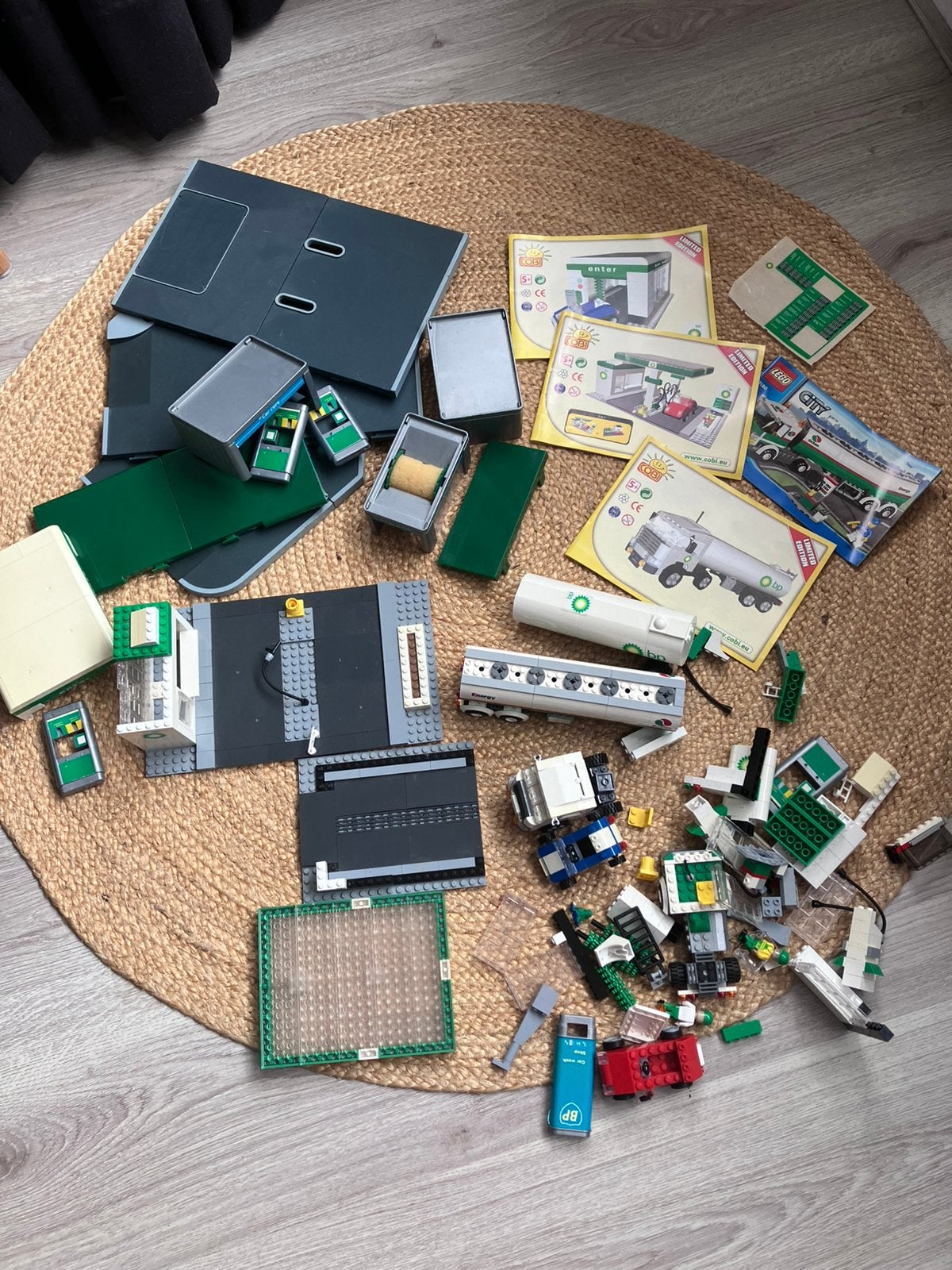 BP LEGO tankstation en speelgoed, Ophalen of Verzenden, Gebruikt, Overige merken