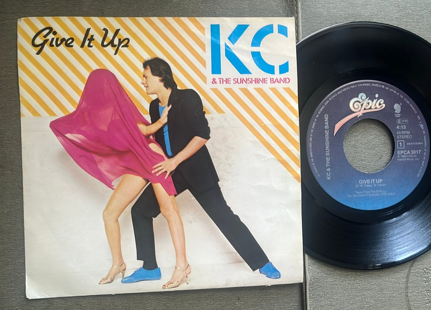 KC and the Sunshine Band - Give it up 7” NL 1982, Cd's en Dvd's, Vinyl Singles, Gebruikt, 7 inch, Ophalen of Verzenden, Pop