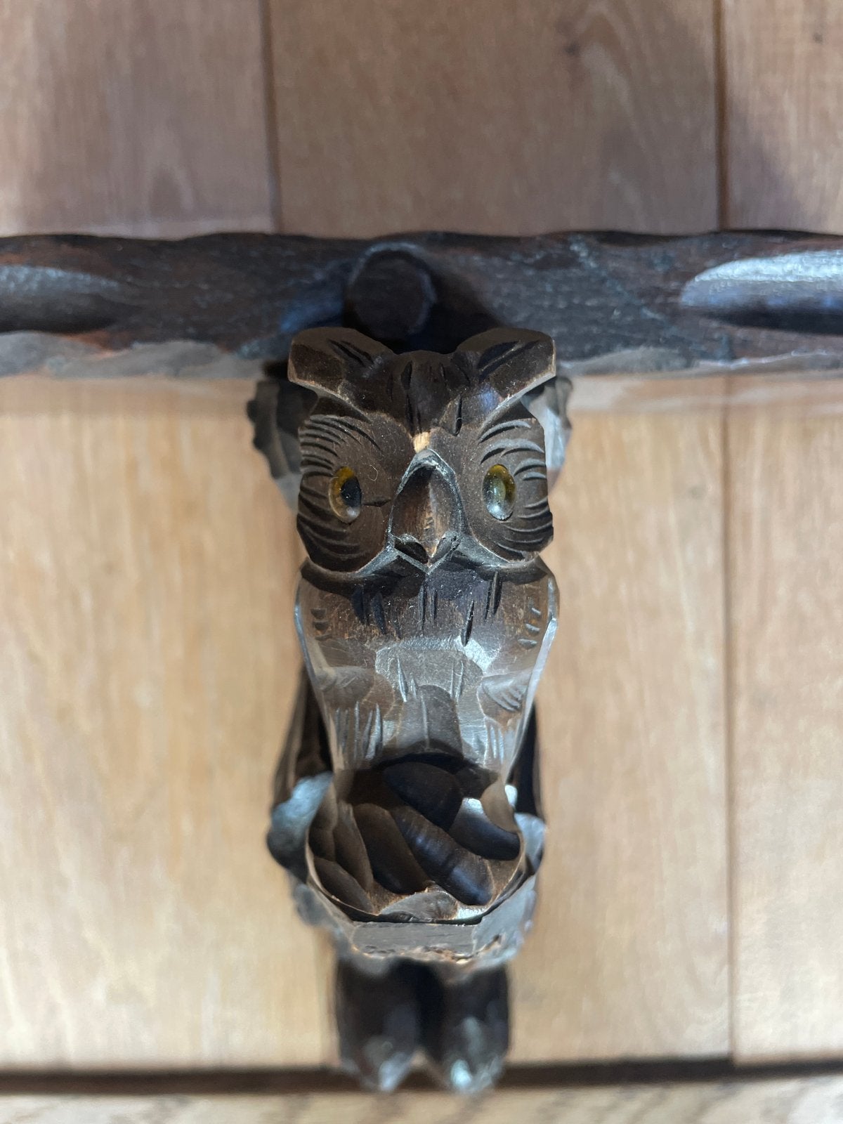 Antieke houten wandplank met uil decoratie, Ophalen of Verzenden