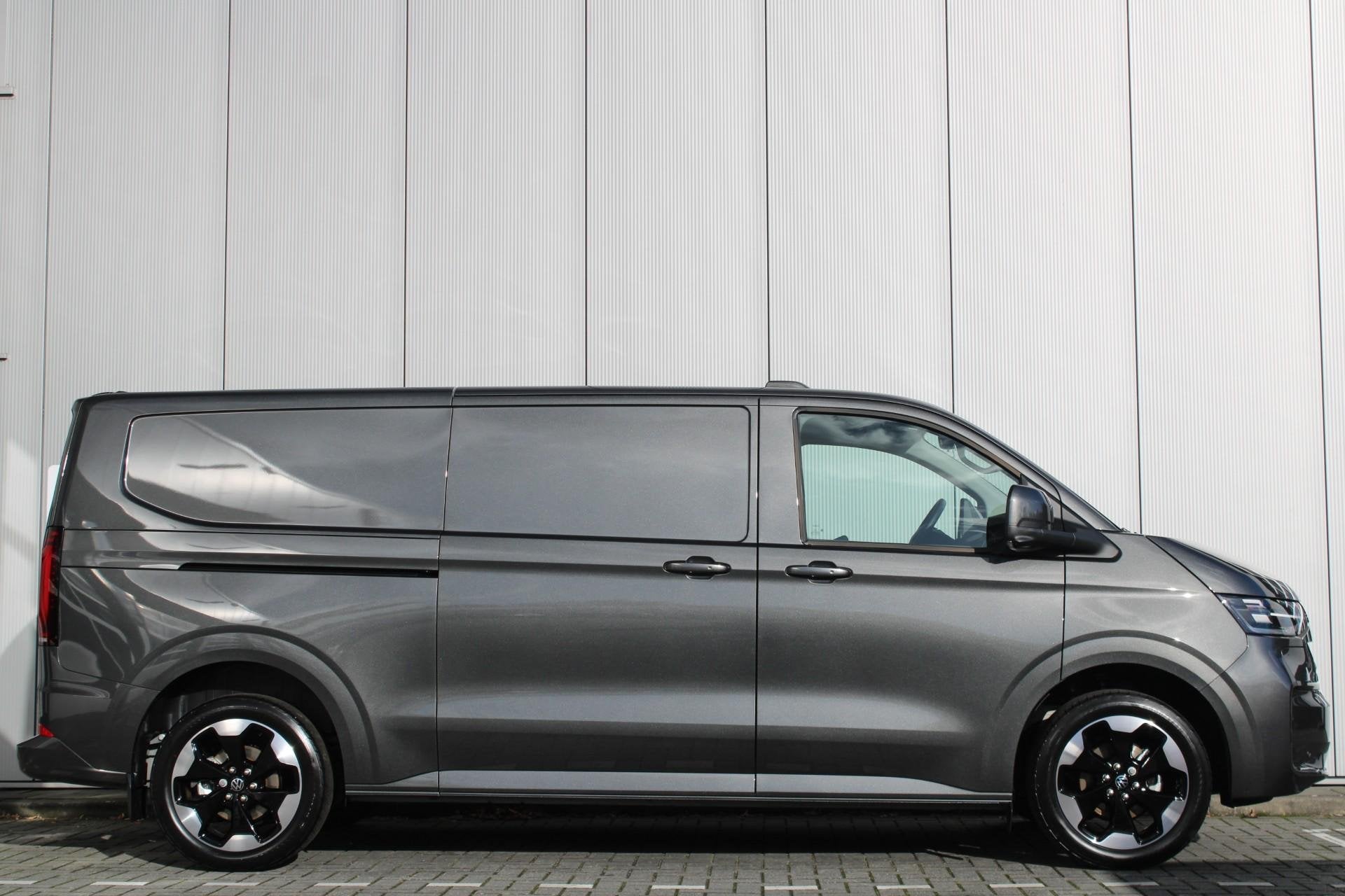 Volkswagen e-Transporter 34 L2H1 218pk Bulli 64 kWh | 19" Ve, Auto's, Automaat, 12 maanden, 310 km, Volkswagen