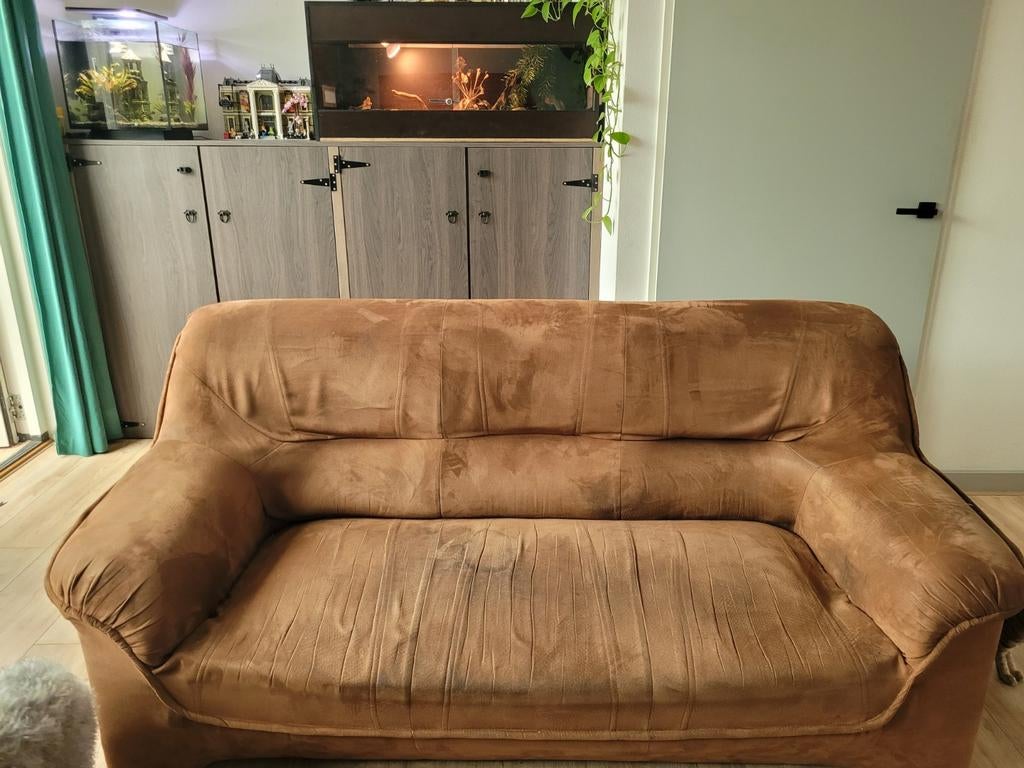 Gratis 2+3 zits bank in cognac kleur, Ophalen, Gebruikt, Driepersoons, Rechte bank