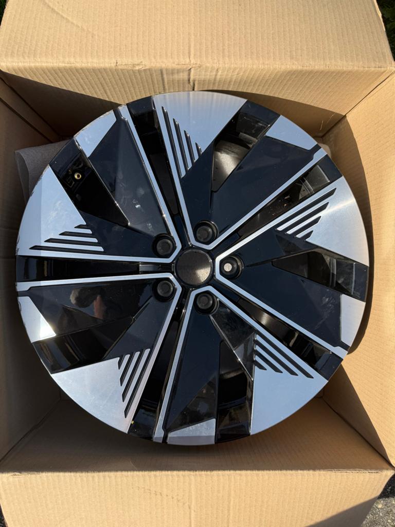 Renault Scenic E-Tech velg met lichte stoeprandschade, Auto-onderdelen, Banden en Velgen, Gebruikt, Velg(en), Ophalen of Verzenden