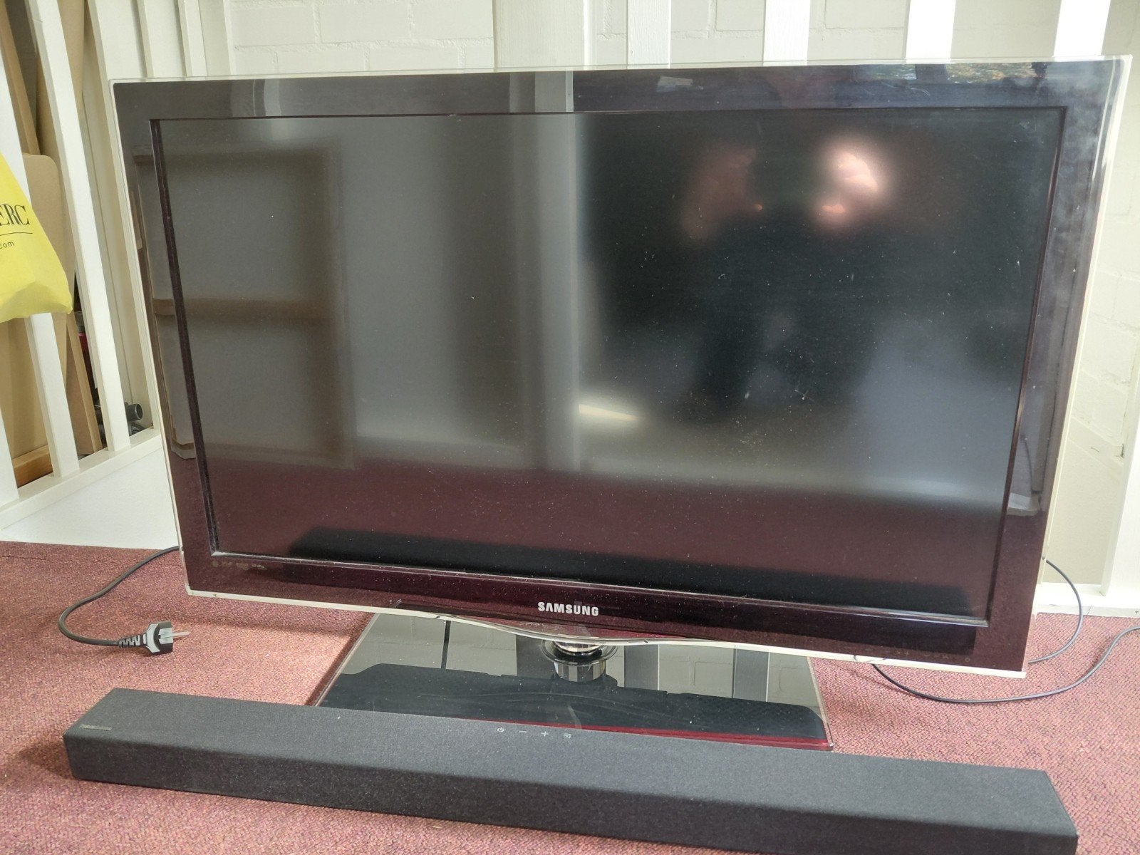 Samsung 37inch LCD tv met Samsung soundbar, Ophalen, Zo goed als nieuw, 50 Hz, Samsung