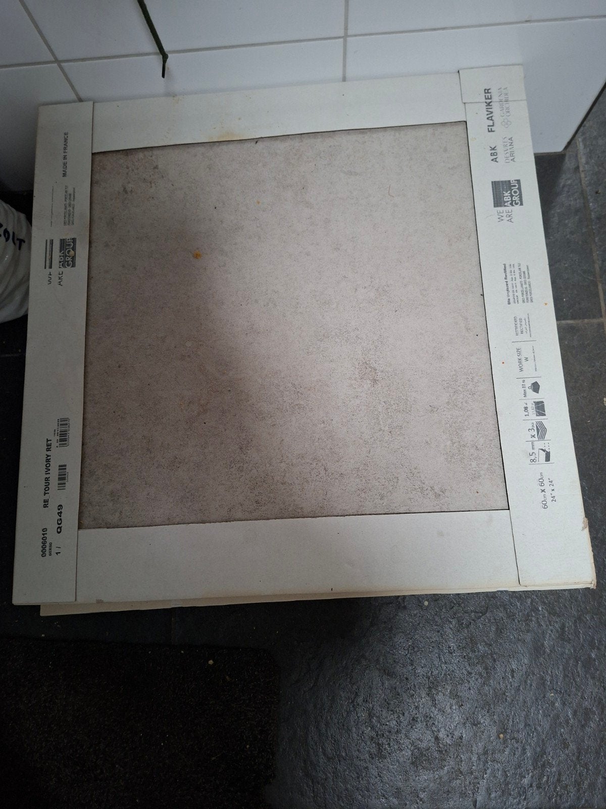 Restant 6.8 m² tegels 60x60 cm, Ophalen, 60 cm of meer, Nieuw, 5 tot 10 m²