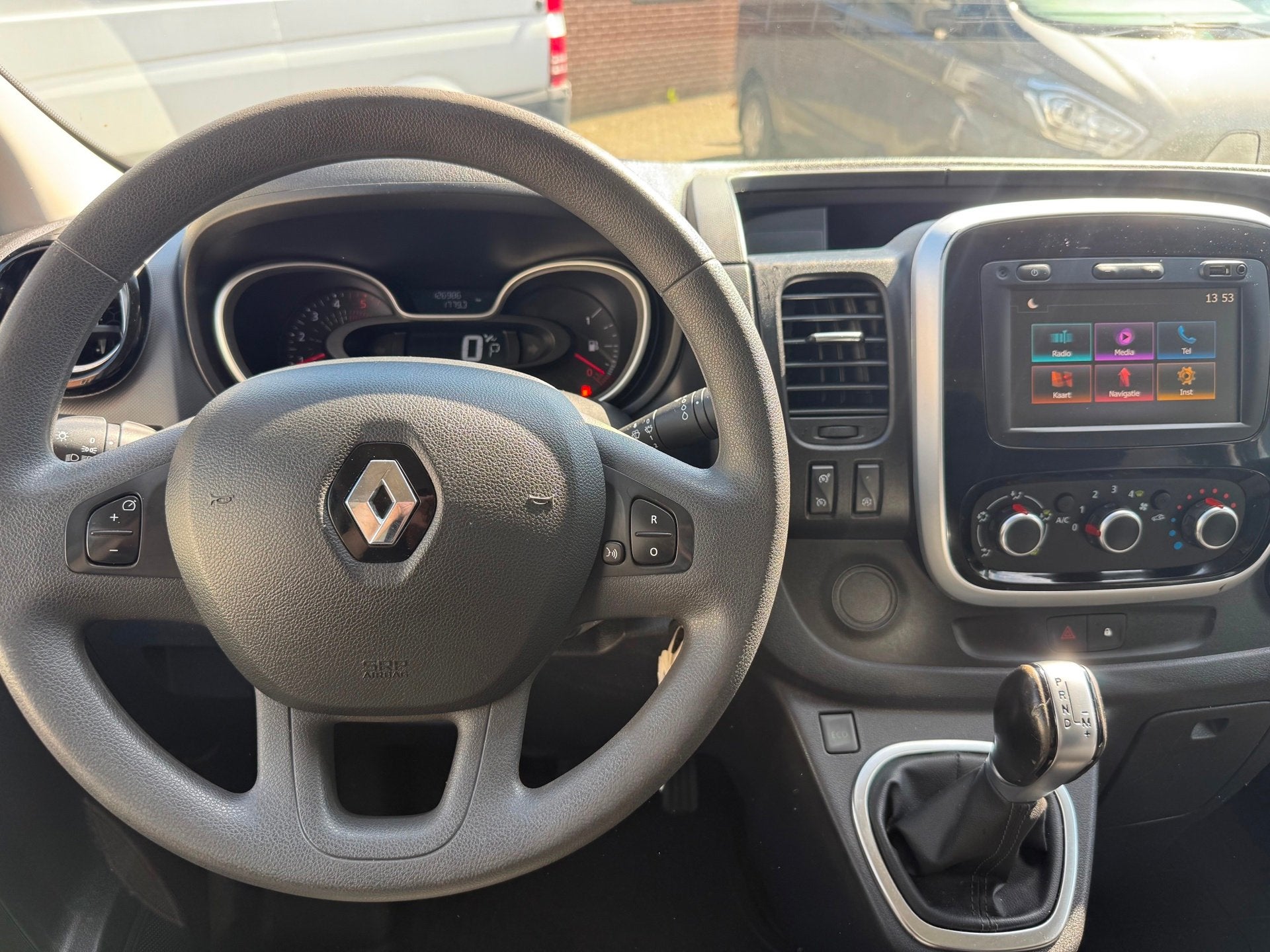 Renault Trafic 2.0 dCi 145PK T29 L2 navi airco cruise automa, Gebruikt, Euro 6, Renault, 1650 kg