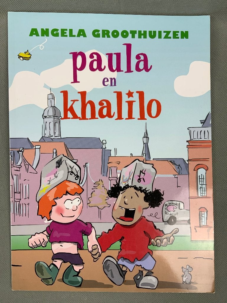 kinderboek Paula en Khalilo - Angela Groothuizen 2012, Fictie algemeen, Ophalen of Verzenden, Zo goed als nieuw, Angela Groothuizen