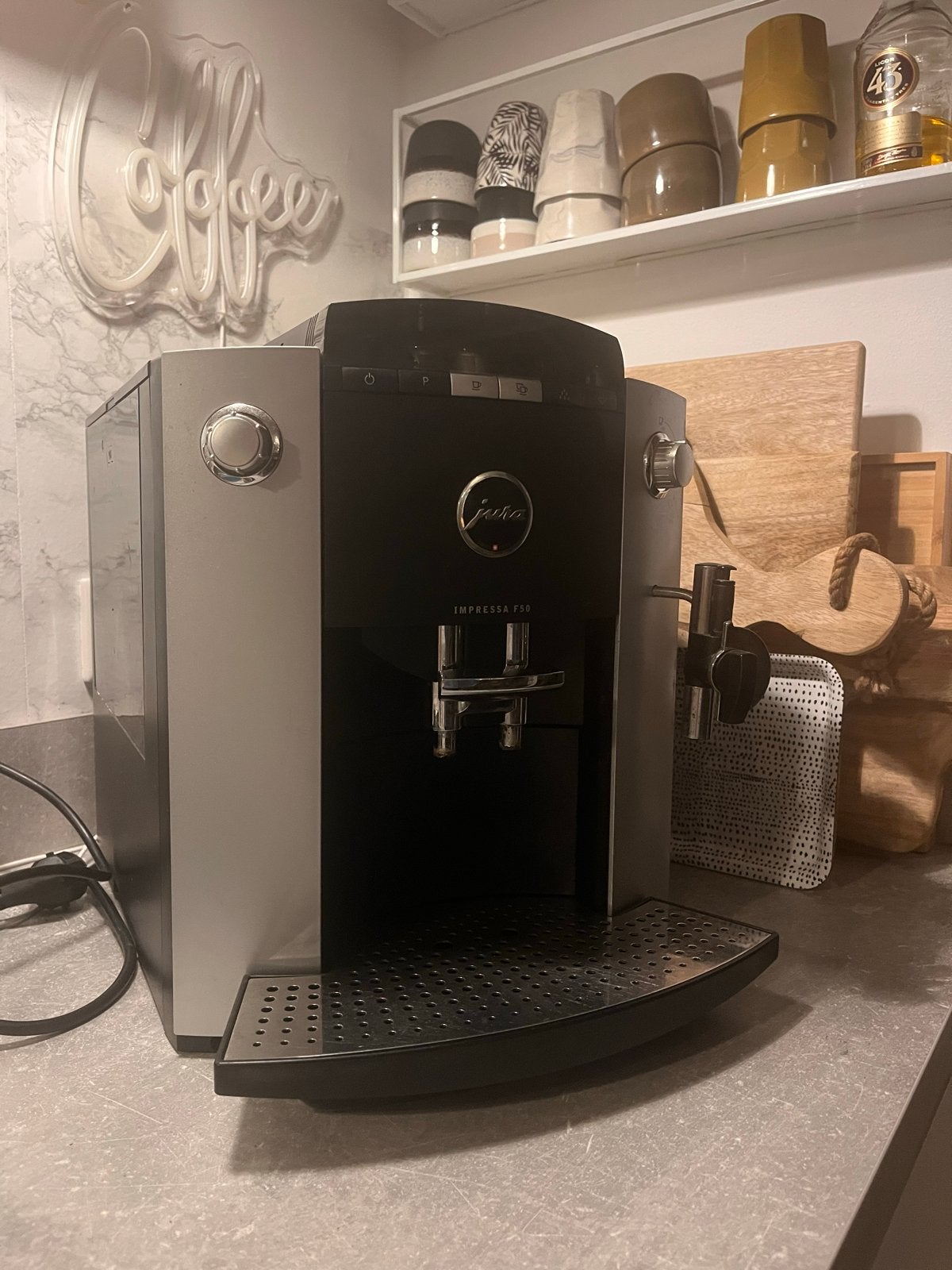 Jura Impressa F50 koffiemachine met defect, Ophalen, Afneembaar waterreservoir, Koffiemachine, Koffiebonen