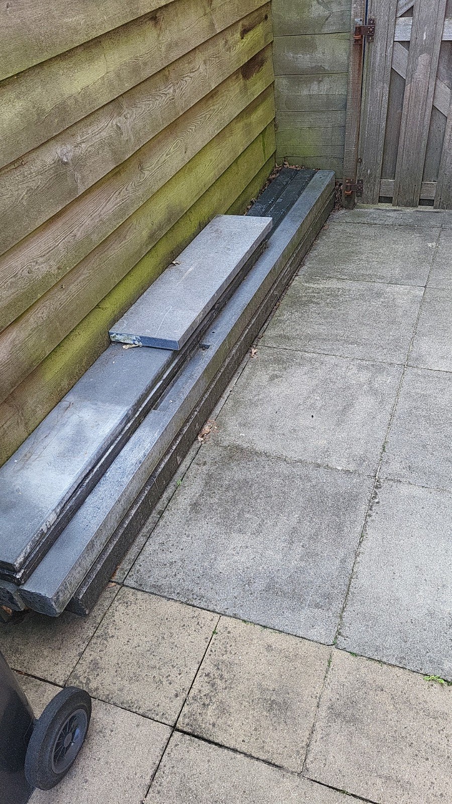 Beton schutting palen 4x en onderplaat 2x, Ophalen, Overige materialen, Minder dan 3 meter