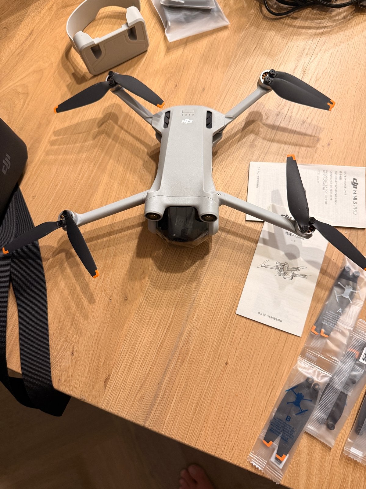 DJI Mini 3 Pro Fly More Combo - Slechts 13km gevlogen!, Audio, Tv en Foto, Drones, Ophalen, 30 tot 45 minuten, Cameradrone, Extra accu('s)