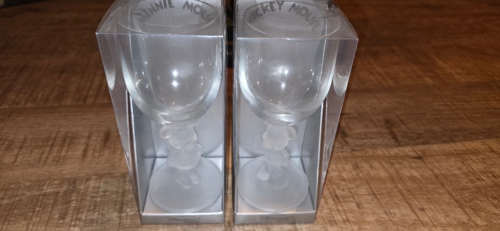 mickey en minnie wijnglas samen in 1 koop, Ophalen of Verzenden, Overige figuren, Zo goed als nieuw, Overige typen