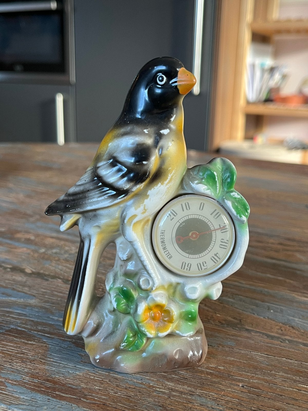Vintage porseleinen beeldje vogel met thermometer, Ophalen of Verzenden