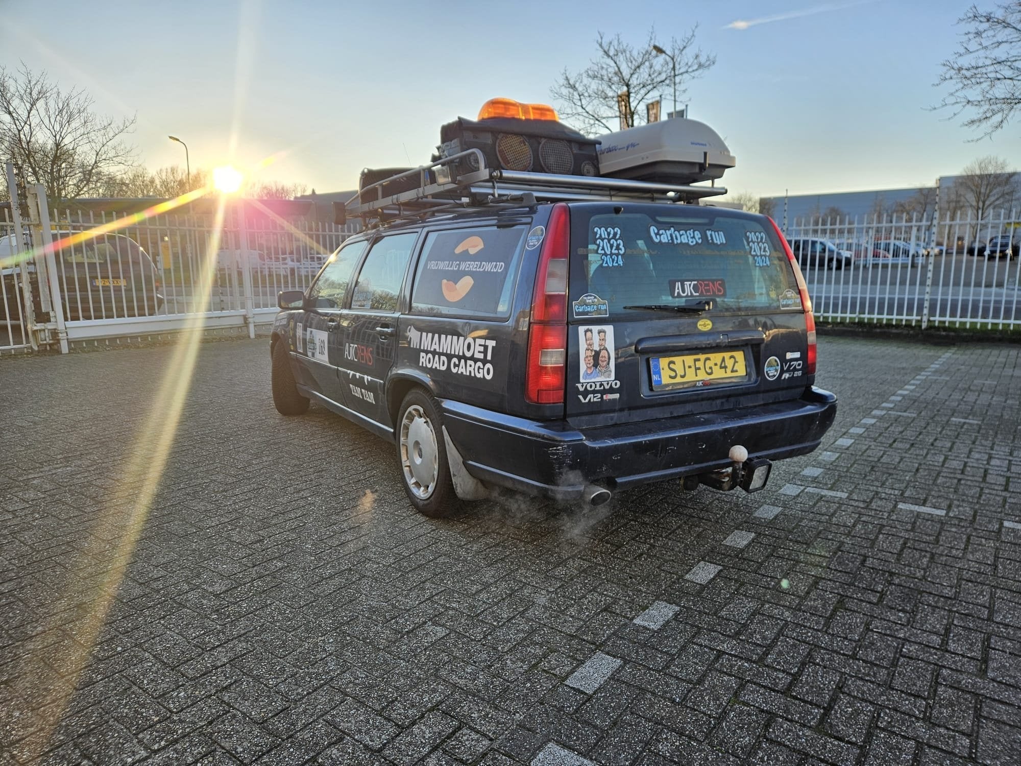 Volvo V70 2.5-20V Luxury-Line (bj 1997, automaat), Stoelverwarming, Blauw, Origineel Nederlands, 2435 cc