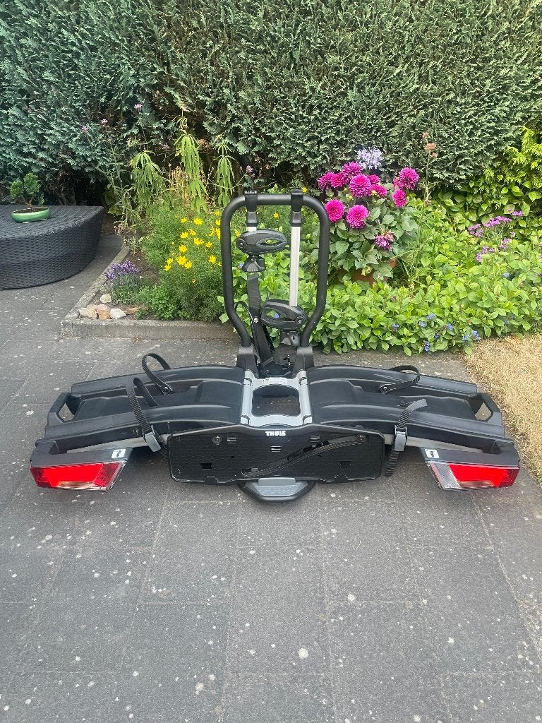 Fietsendrager Thule easyfold 933 voor 2 E-bikes, Auto diversen, Fietsendragers, Gebruikt, Trekhaakdrager, 2 fietsen, Brede banden