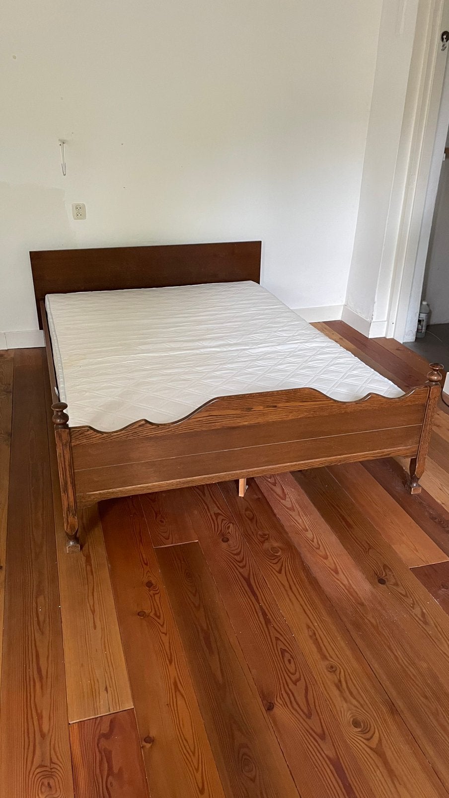 Vintage bed, Ophalen of Verzenden, Zo goed als nieuw, Eenpersoons, Hout