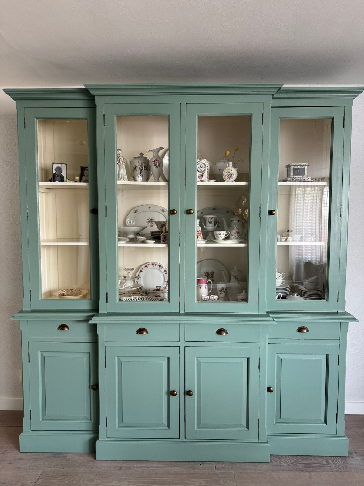 Prachtige antieke buffetkast, 223.5 cm hoog, Ophalen
