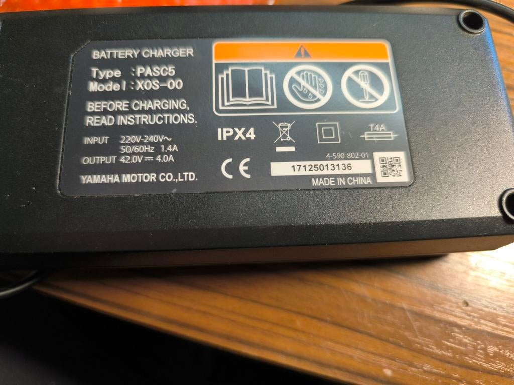 Yamaha PASC5 fietsaccu lader, Ophalen of Verzenden