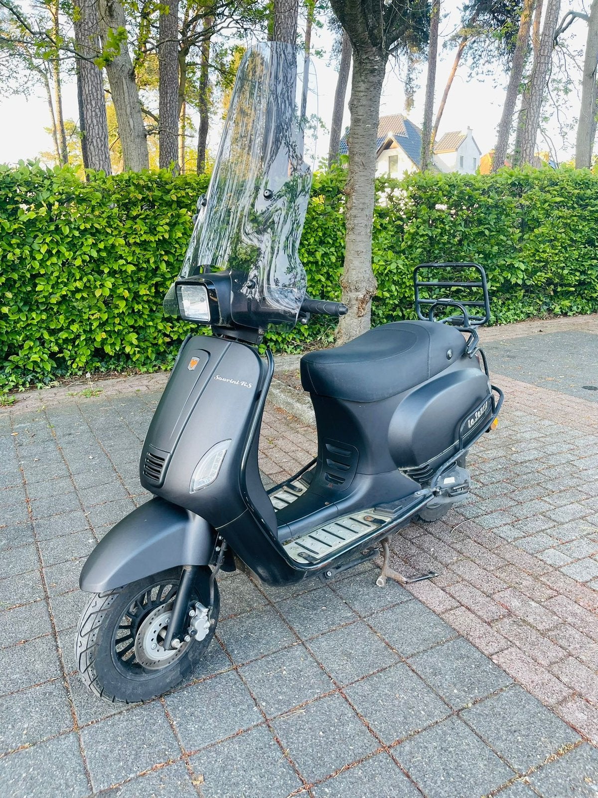 La souris scooter 2022 zonder windscherm, Gebruikt, Maximaal 45 km/u, Ophalen of Verzenden, Benzine