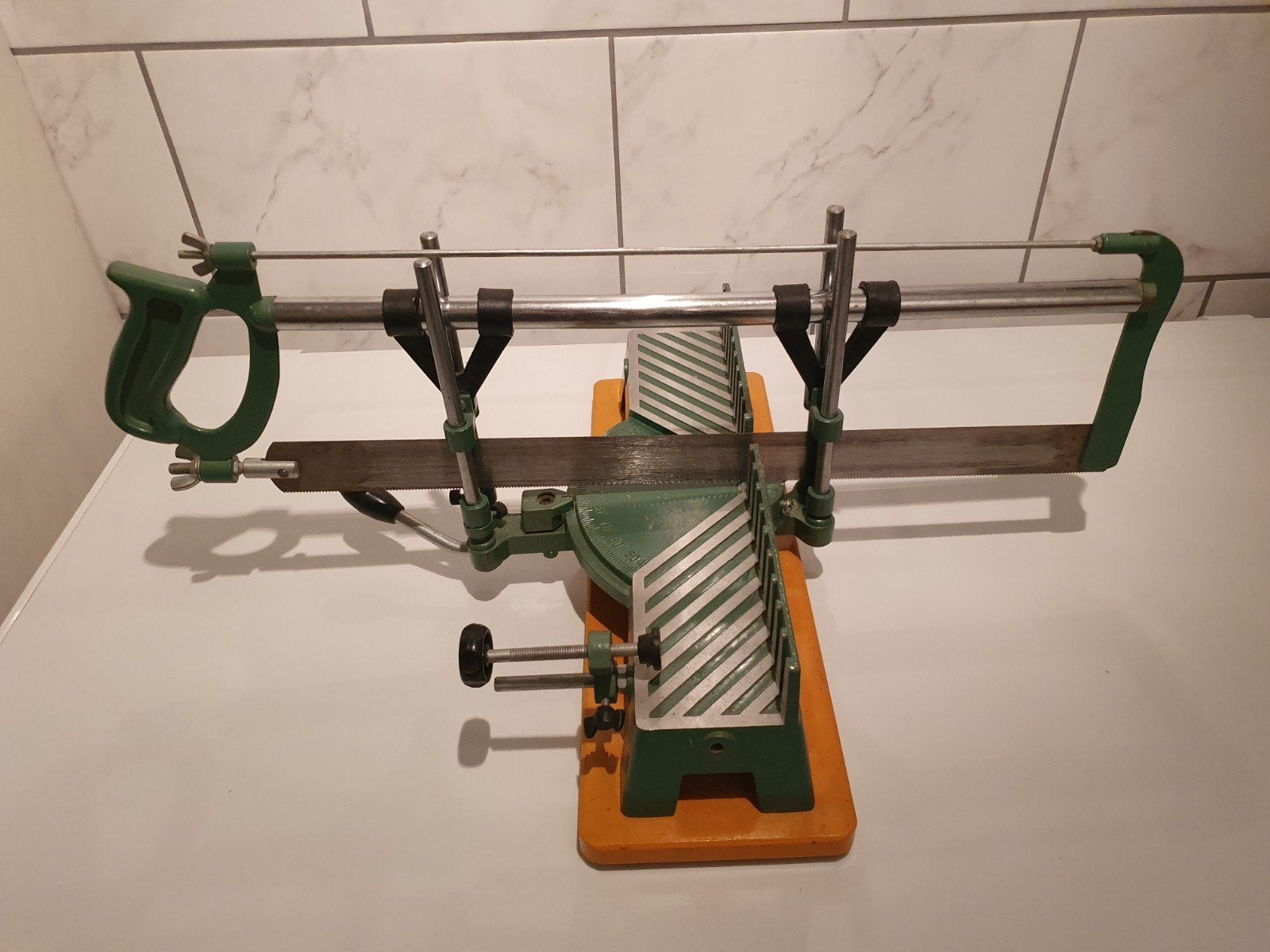 Verstekzaag, Ophalen of Verzenden, Minder dan 600 watt, Afkortzaag, 70 mm of meer